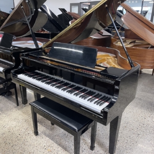 Image forSamick SG140 Petite Baby Grand